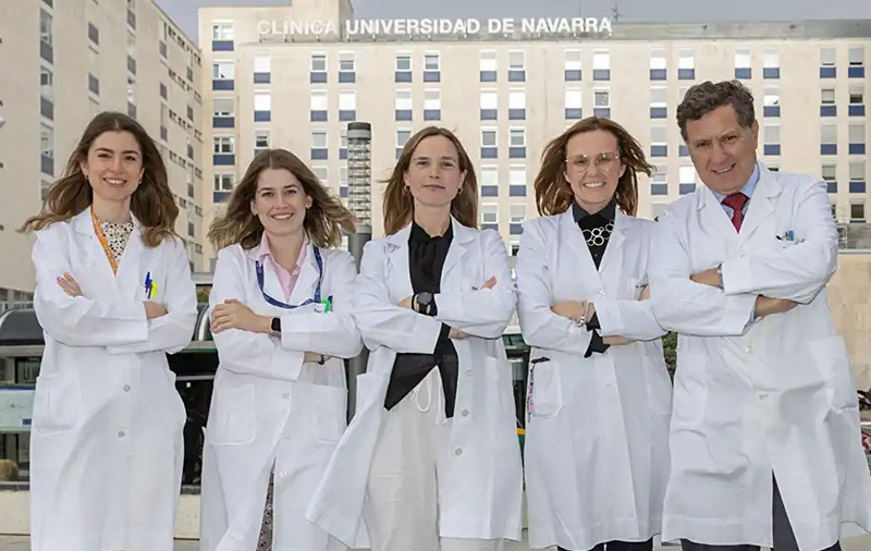 El seguimiento a largo plazo ha demostrado la efectividad de bloquear la proteína GDF-15 mediante el anticuerpo monoclonal visugromab en un 15 %-20 % de pacientes con tumores avanzados que ya no respondían a la inmunoterapia convencional y carecían de otras opciones terapéuticas. Esa es la principal conclusión de un estudio internacional, esponsorizado por la farmacéutica alemana Catalym, liderado por el Cancer Center Clínica Universidad de Navarra (CCUN) y en el que han participado varios hospitales españoles.